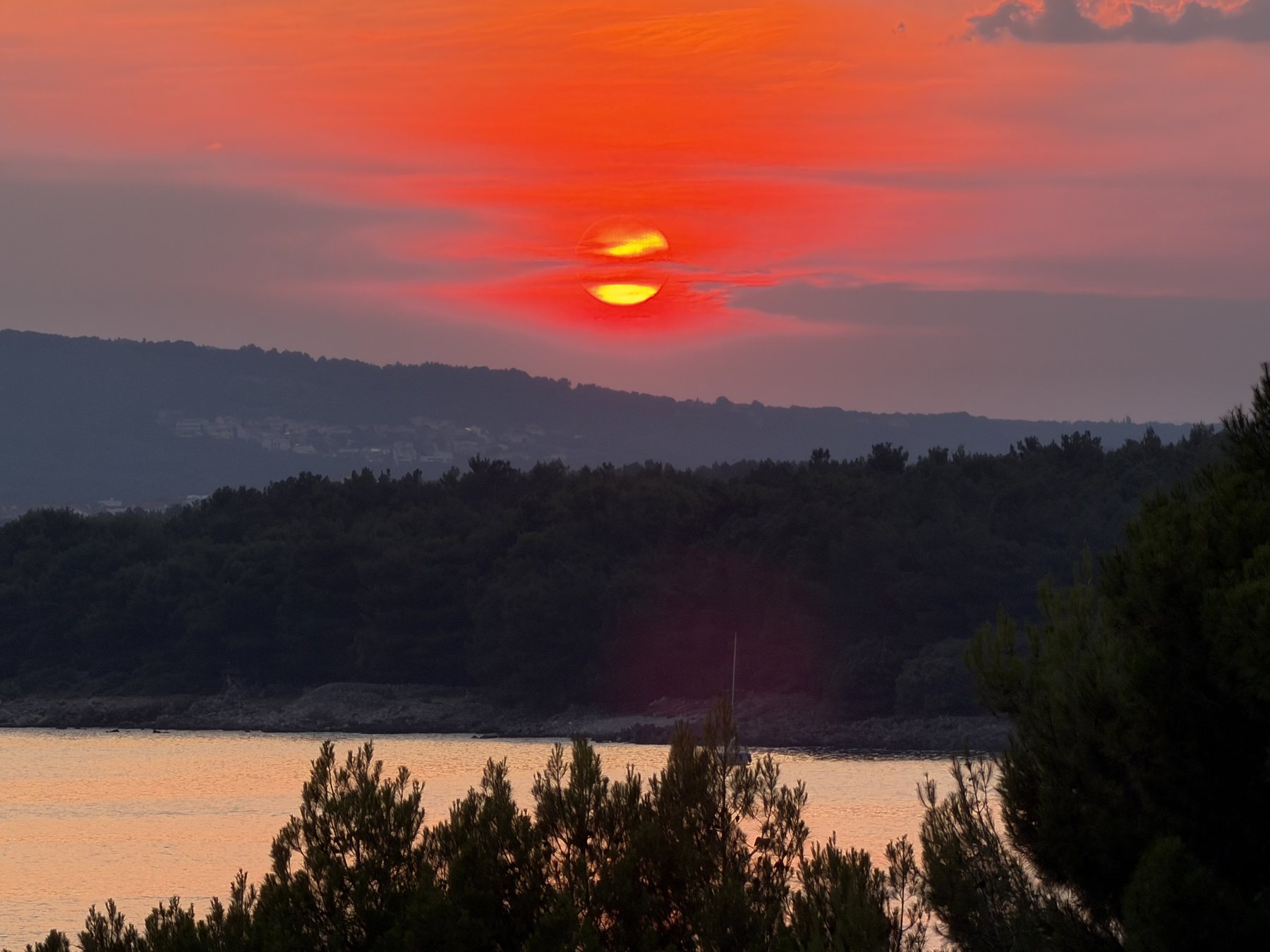 Zalazak sunca nad morem u blizini Ville Sonja